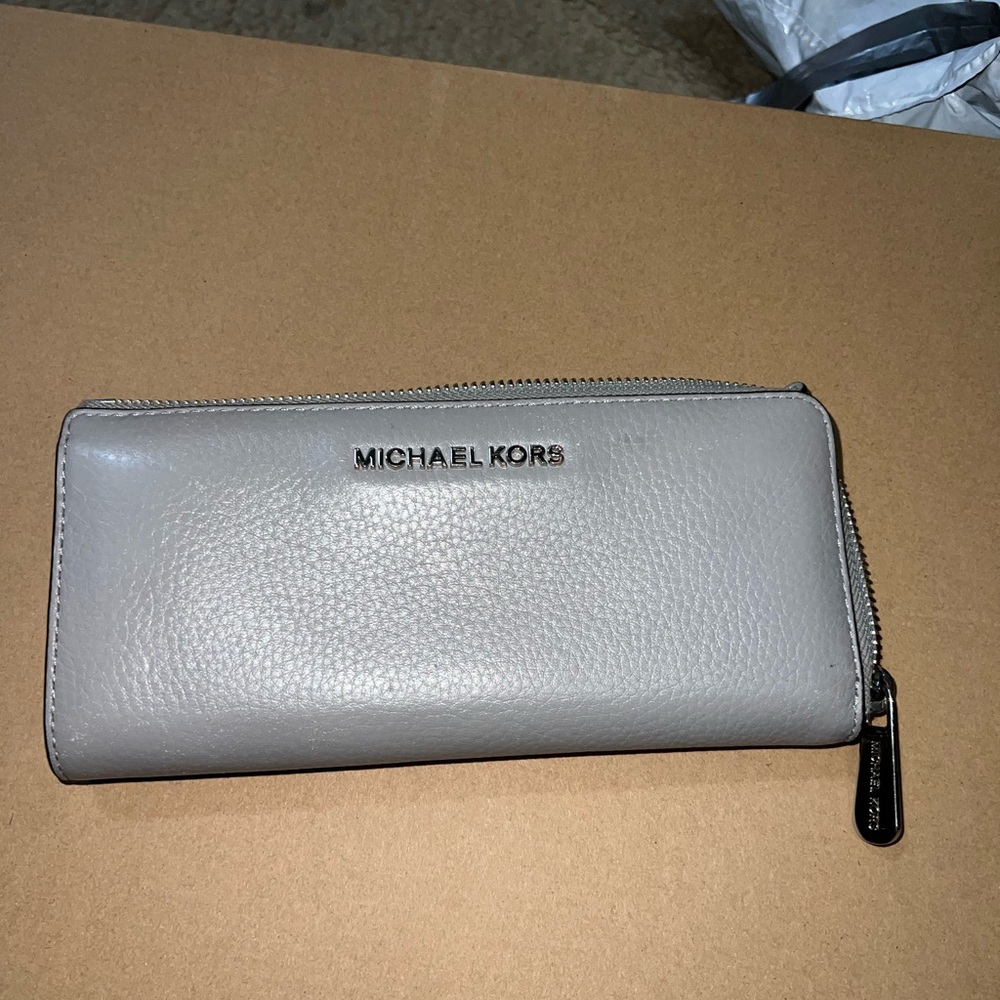 MICHAEL KORS
Jet Set Travel Large Saffiano Leather Quarter-Zip Wallet